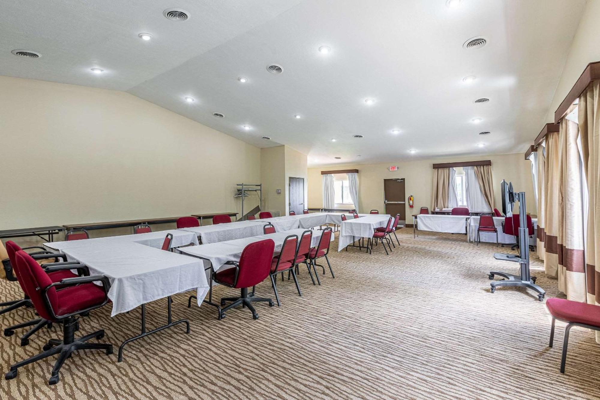 Comfort Inn & Suites Fairborn Near Wright Patterson Afb Dış mekan fotoğraf