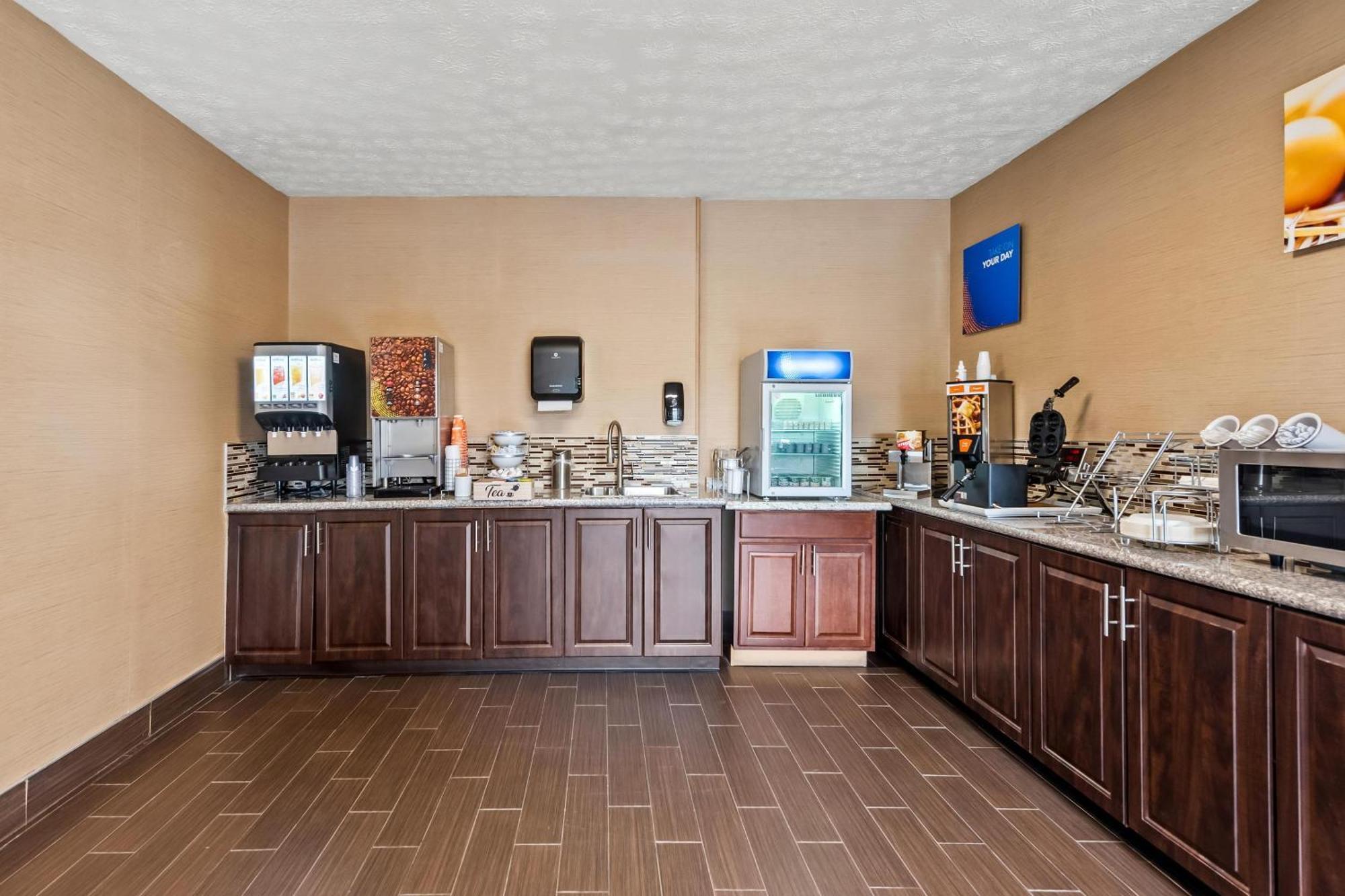 Comfort Inn & Suites Fairborn Near Wright Patterson Afb Dış mekan fotoğraf
