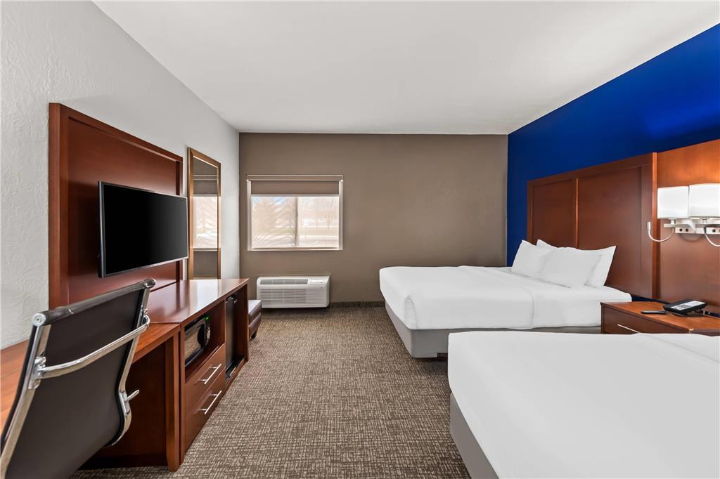 Comfort Inn & Suites Fairborn Near Wright Patterson Afb Oda fotoğraf